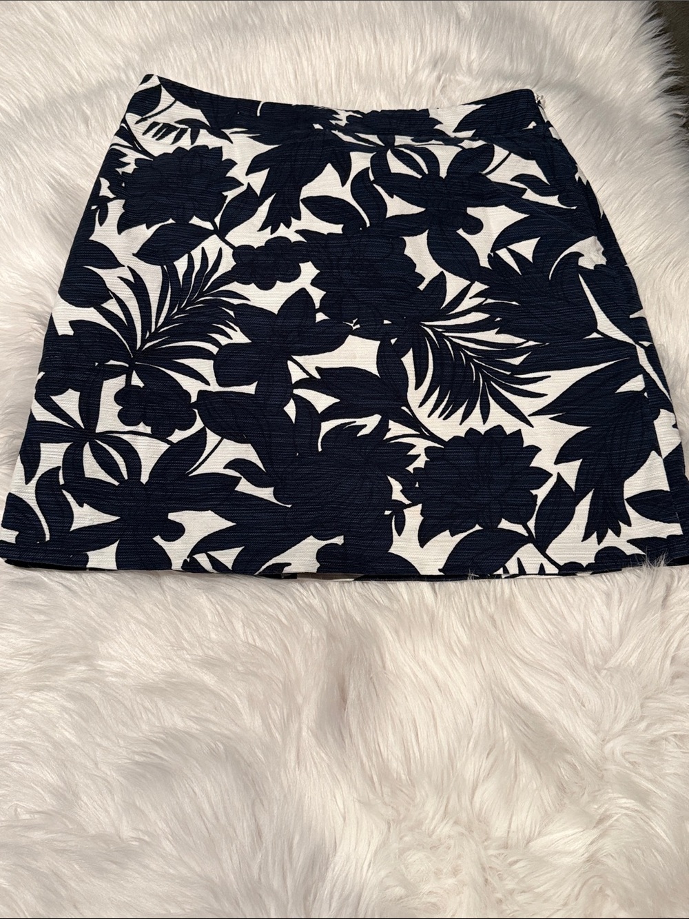 Ann Taylor Navy & White Floral A-Line Mini Skirt